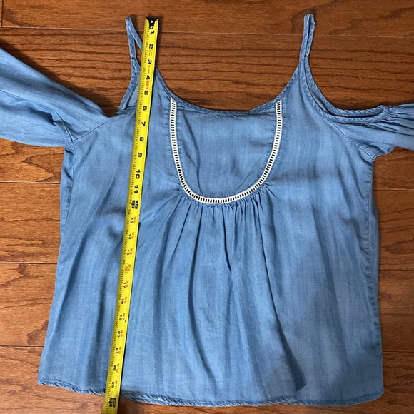 Cato Denim open shoulder 1/4 sleeves blouse-Size Medium - Picture 9 of 9